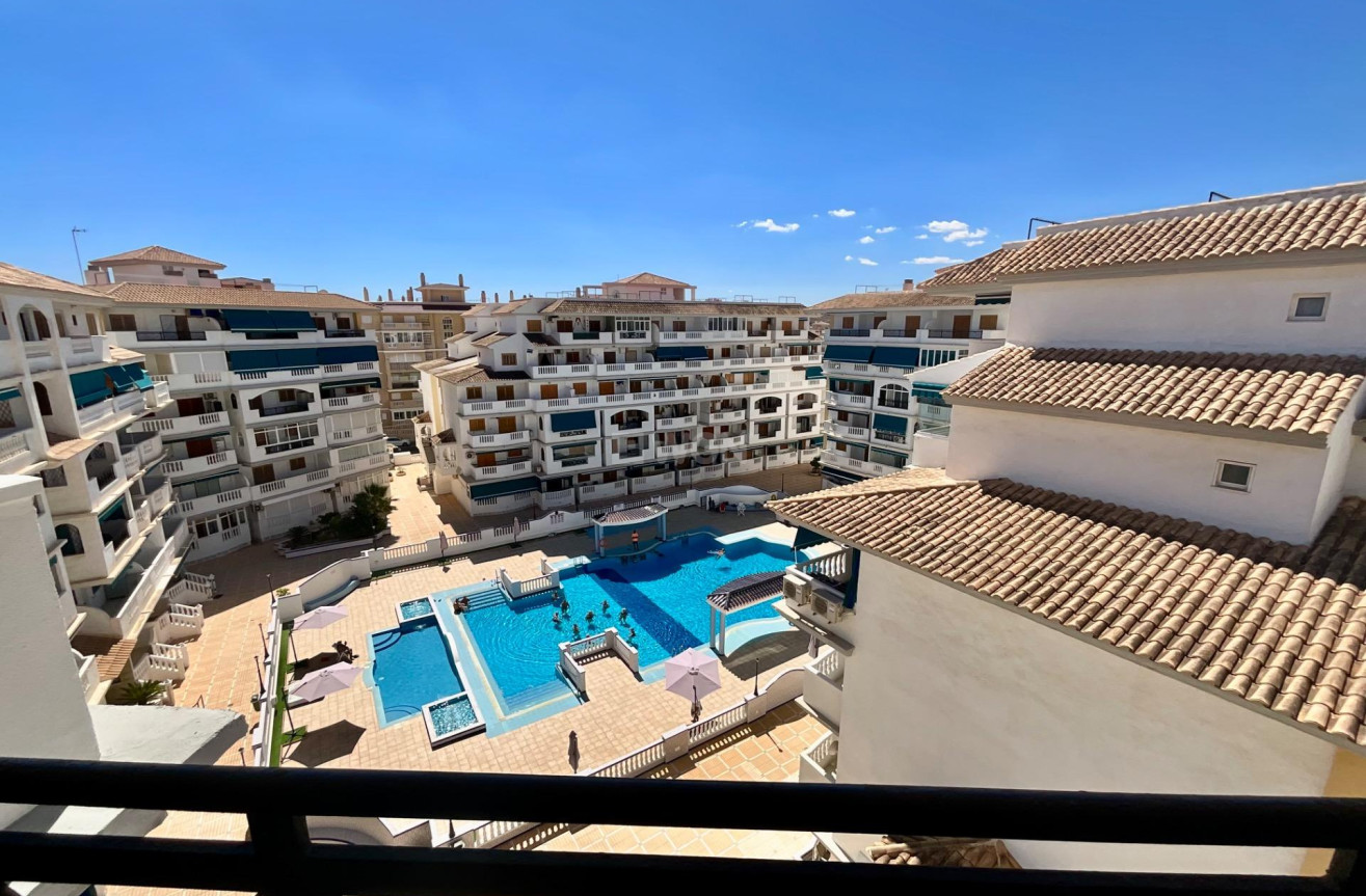 Odsprzedaż - Mieszkanie w bloku - Torrevieja - La Mata