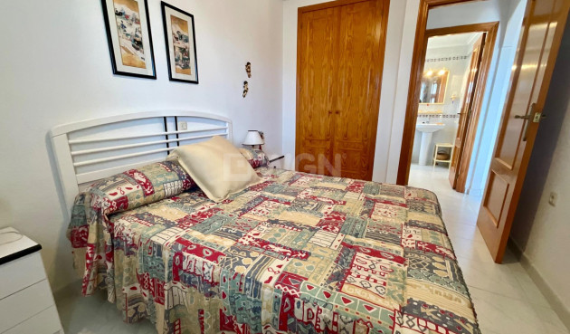 Odsprzedaż - Mieszkanie w bloku - Torrevieja - La Mata