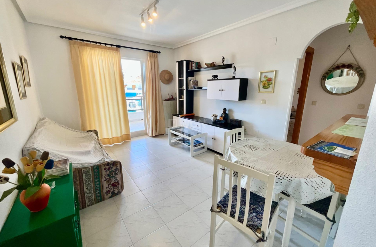 Odsprzedaż - Mieszkanie w bloku - Torrevieja - La Mata