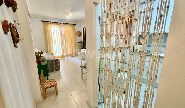 Odsprzedaż - Mieszkanie w bloku - Torrevieja - La Mata