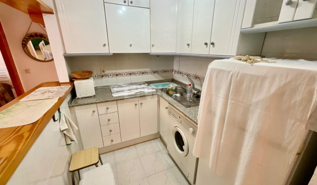 Odsprzedaż - Mieszkanie w bloku - Torrevieja - La Mata