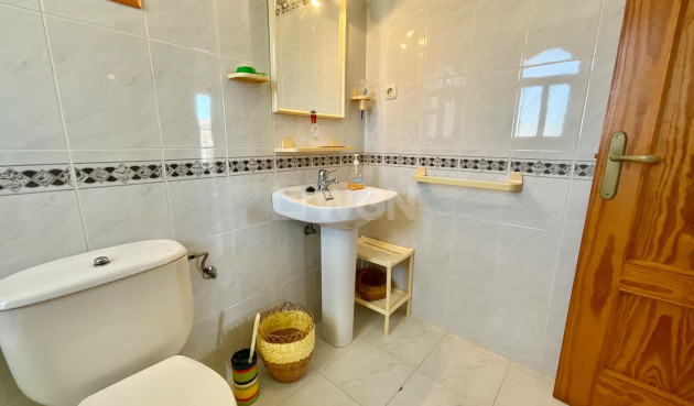 Odsprzedaż - Mieszkanie w bloku - Torrevieja - La Mata