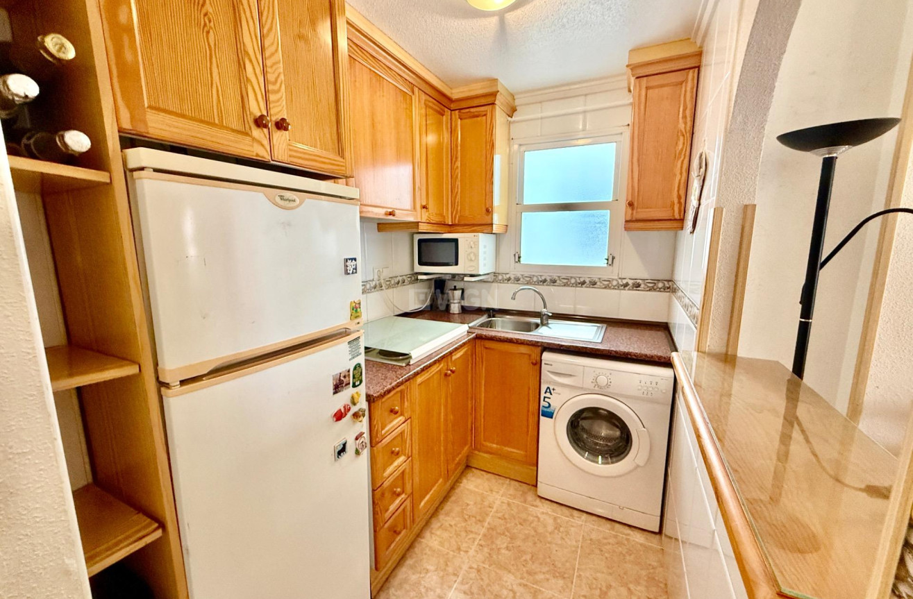 Odsprzedaż - Mieszkanie w bloku - Torrevieja - Centro