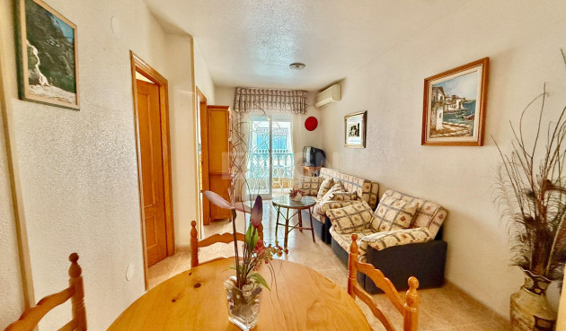 Odsprzedaż - Mieszkanie w bloku - Torrevieja - Centro