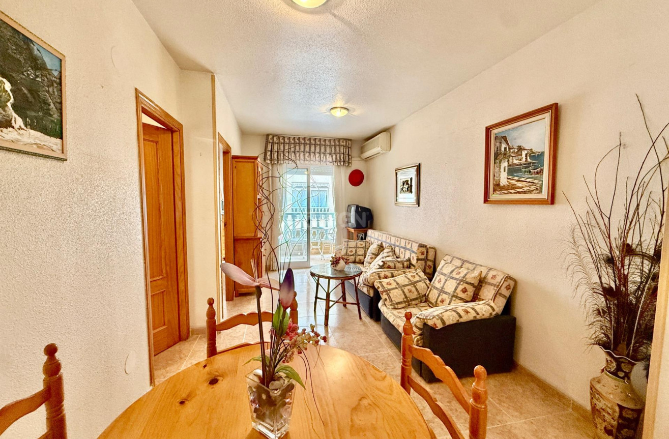 Odsprzedaż - Mieszkanie w bloku - Torrevieja - Centro