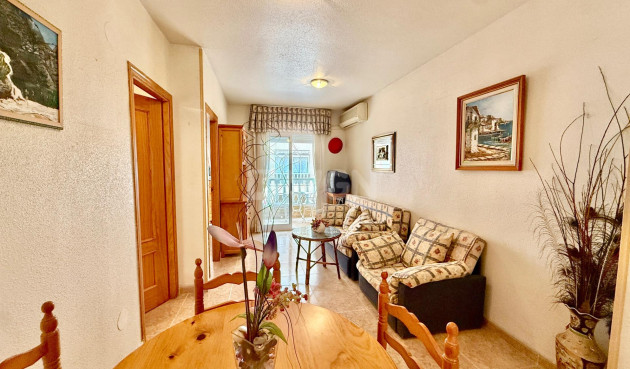 Odsprzedaż - Mieszkanie w bloku - Torrevieja - Centro