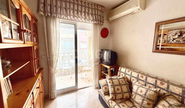 Odsprzedaż - Mieszkanie w bloku - Torrevieja - Centro