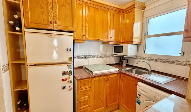 Odsprzedaż - Mieszkanie w bloku - Torrevieja - Centro