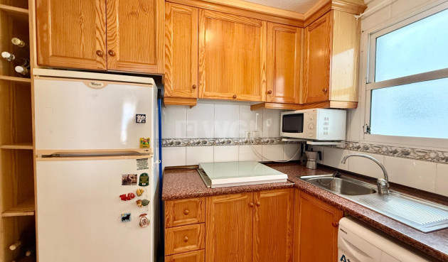 Odsprzedaż - Mieszkanie w bloku - Torrevieja - Centro