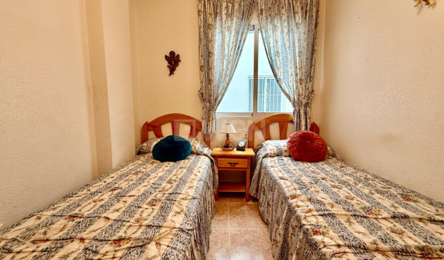 Odsprzedaż - Mieszkanie w bloku - Torrevieja - Centro