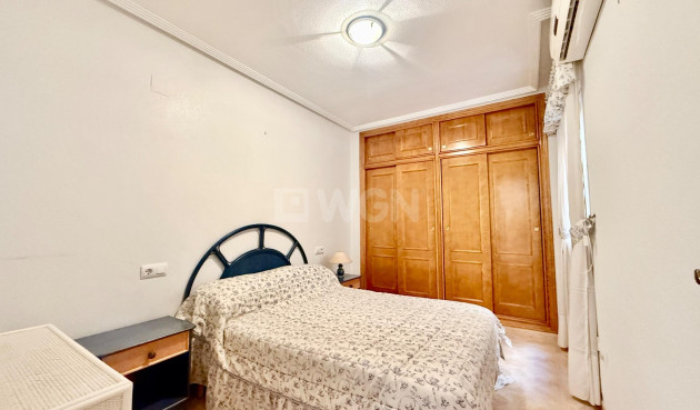 Odsprzedaż - Mieszkanie w bloku - Torrevieja - Centro