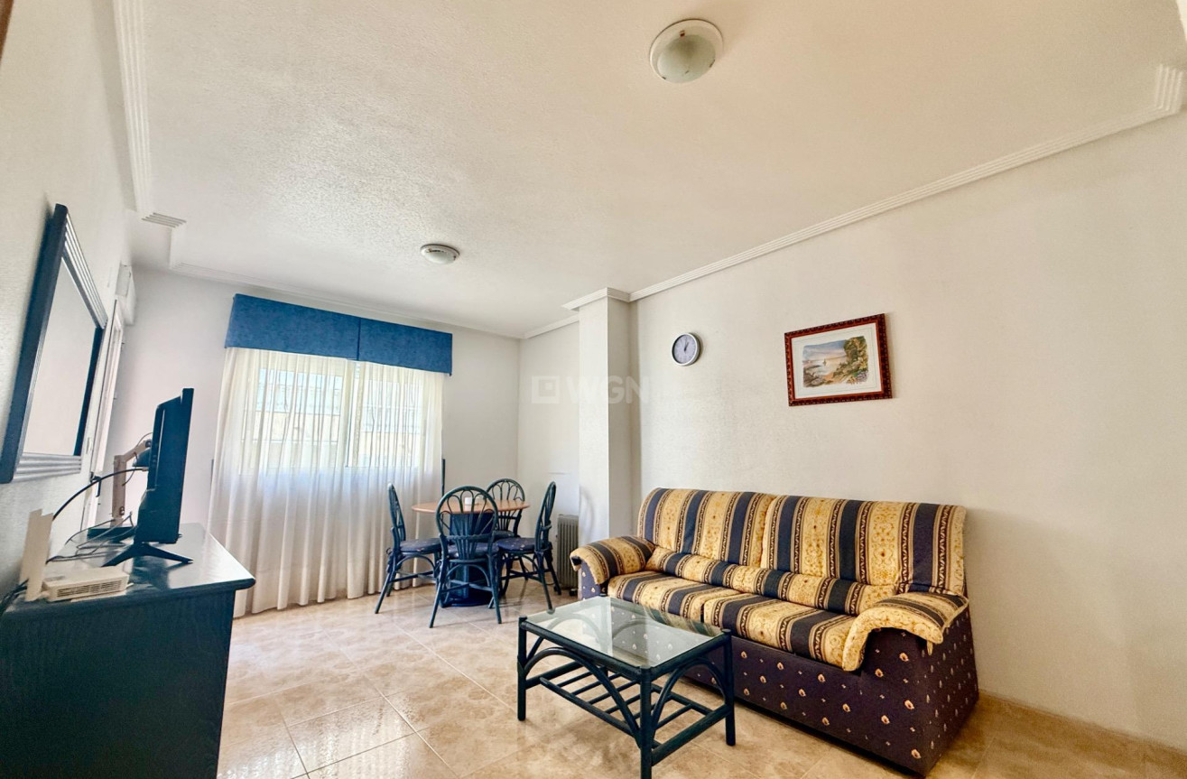 Odsprzedaż - Mieszkanie w bloku - Torrevieja - Centro