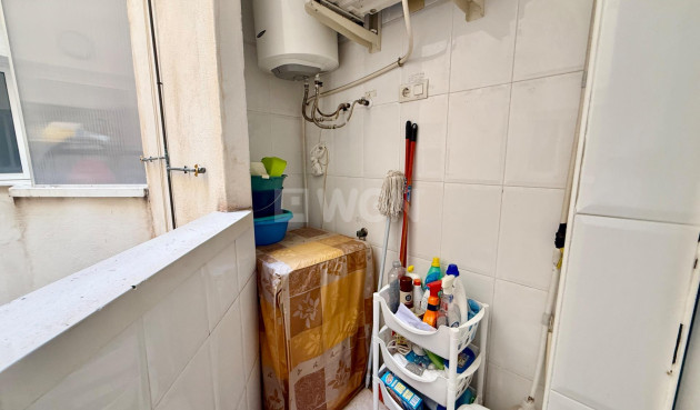 Odsprzedaż - Mieszkanie w bloku - Torrevieja - Centro