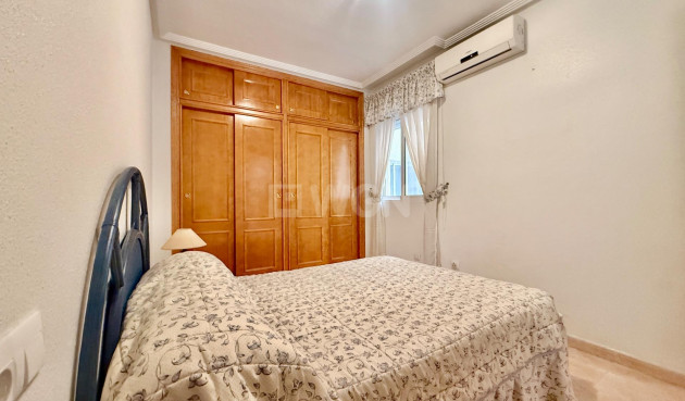 Odsprzedaż - Mieszkanie w bloku - Torrevieja - Centro