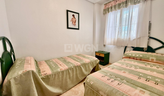 Odsprzedaż - Mieszkanie w bloku - Torrevieja - Centro