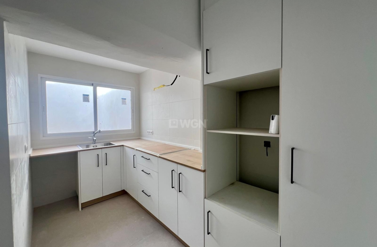 Odsprzedaż - Kamienica - Pinoso - Inland