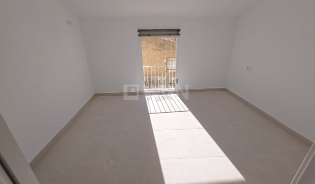 Odsprzedaż - Kamienica - Pinoso - Inland