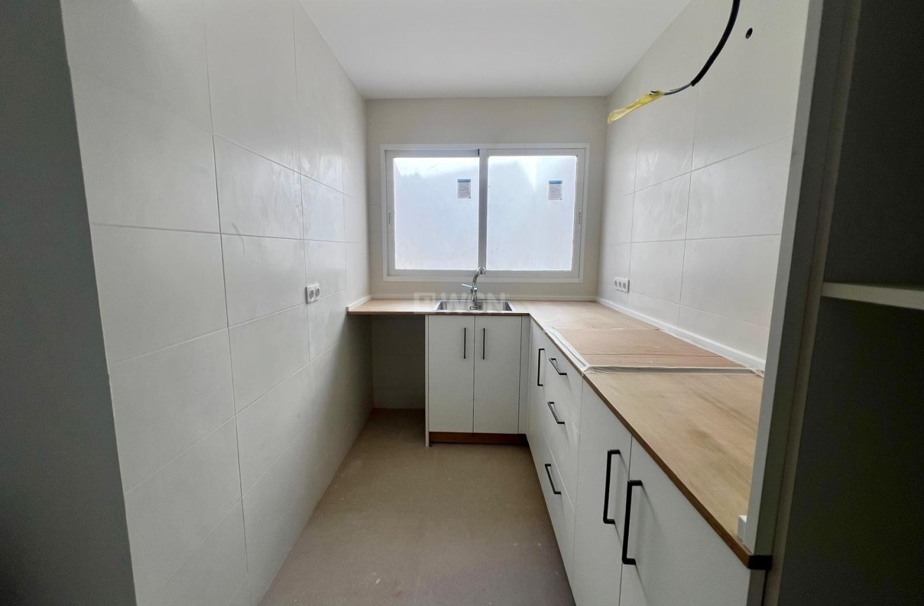 Odsprzedaż - Kamienica - Pinoso - Inland