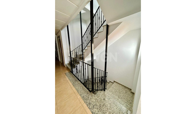 Odsprzedaż - Mieszkanie w bloku - San Isidro - Inland