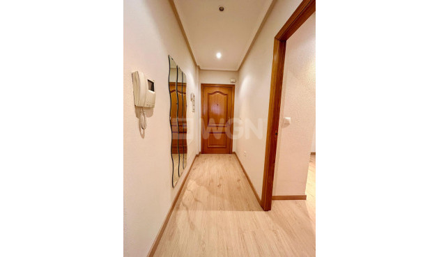 Odsprzedaż - Mieszkanie w bloku - San Isidro - Inland