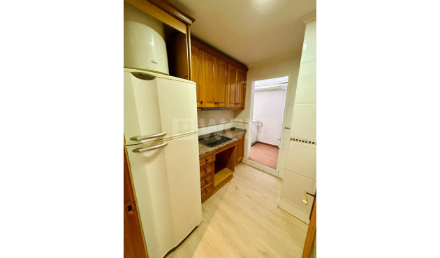 Odsprzedaż - Mieszkanie w bloku - San Isidro - Inland