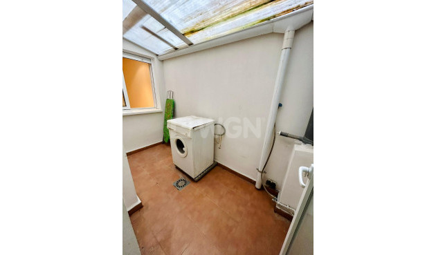 Odsprzedaż - Mieszkanie w bloku - San Isidro - Inland