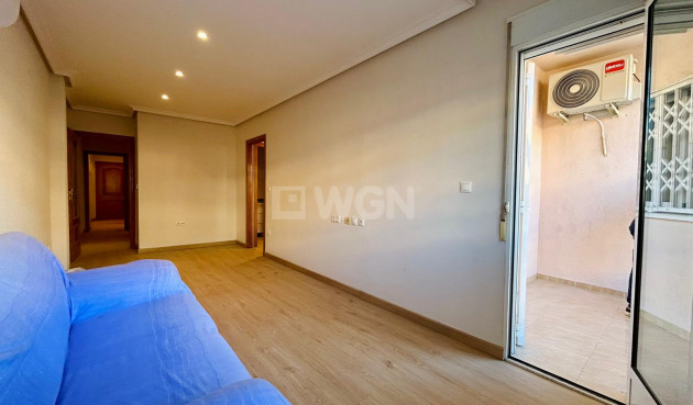 Odsprzedaż - Mieszkanie w bloku - San Isidro - Inland