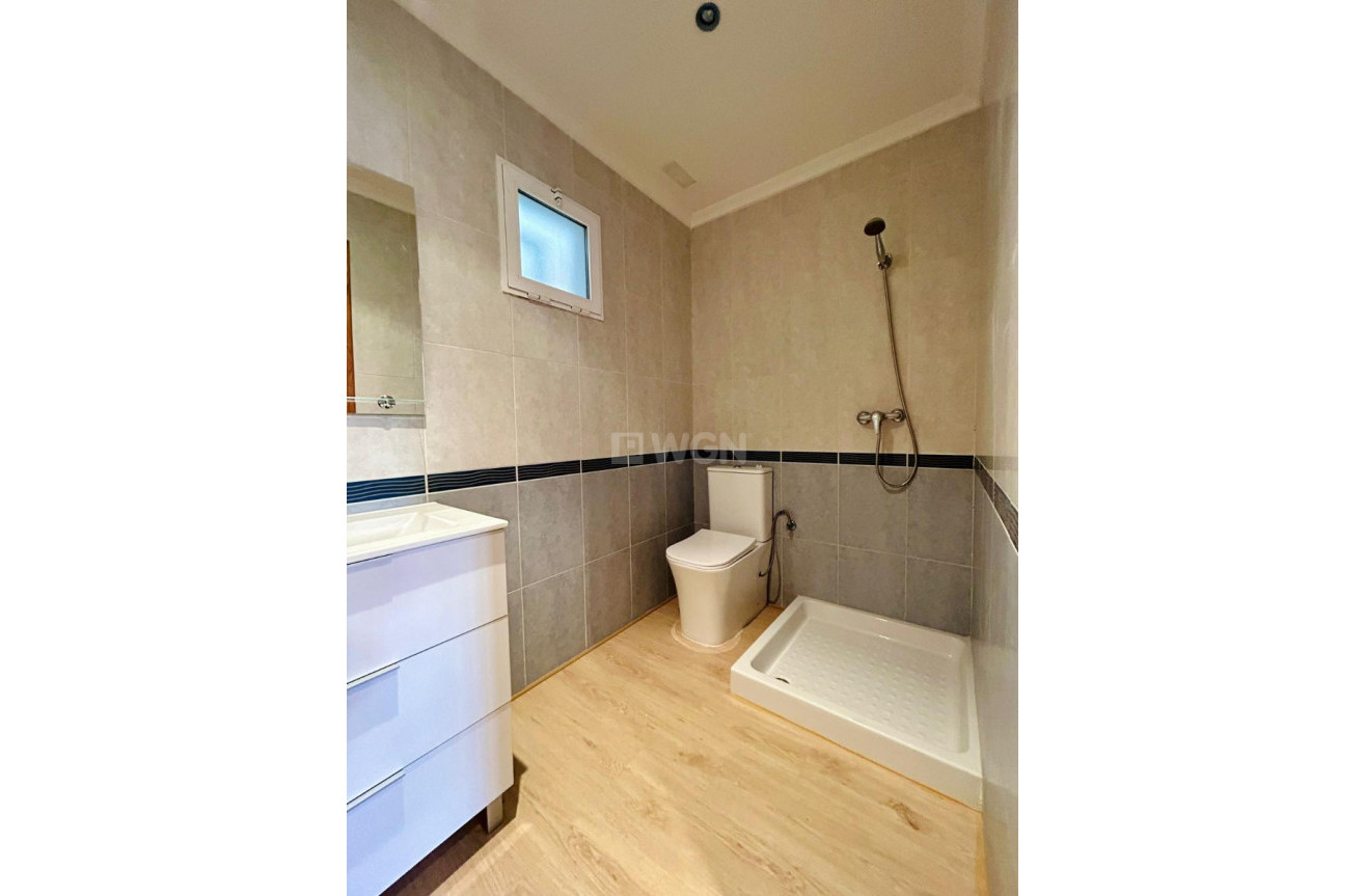 Odsprzedaż - Mieszkanie w bloku - San Isidro - Inland