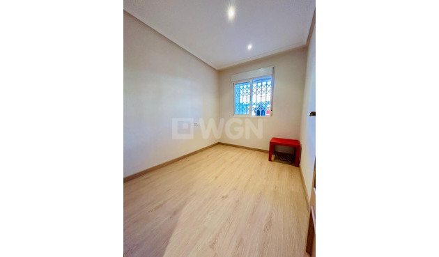 Odsprzedaż - Mieszkanie w bloku - San Isidro - Inland