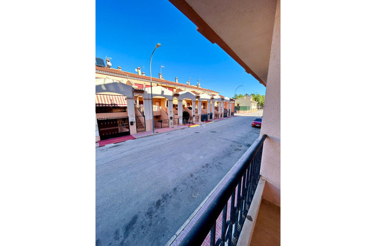 Odsprzedaż - Mieszkanie w bloku - San Isidro - Inland