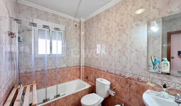 Odsprzedaż - Kamienica - Villamartin - Costa Blanca