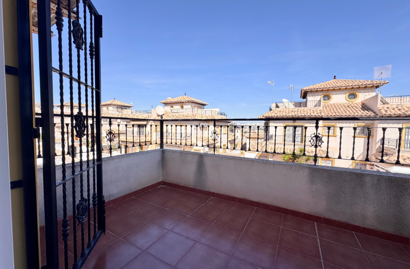 Odsprzedaż - Kamienica - Villamartin - Costa Blanca