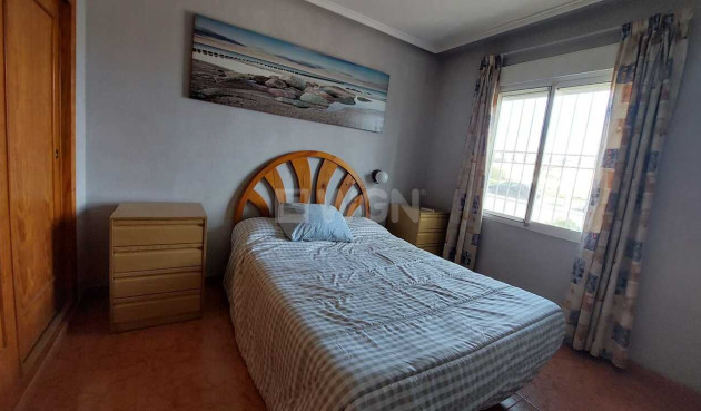 Odsprzedaż - Villa - Orihuela Costa - Punta Prima