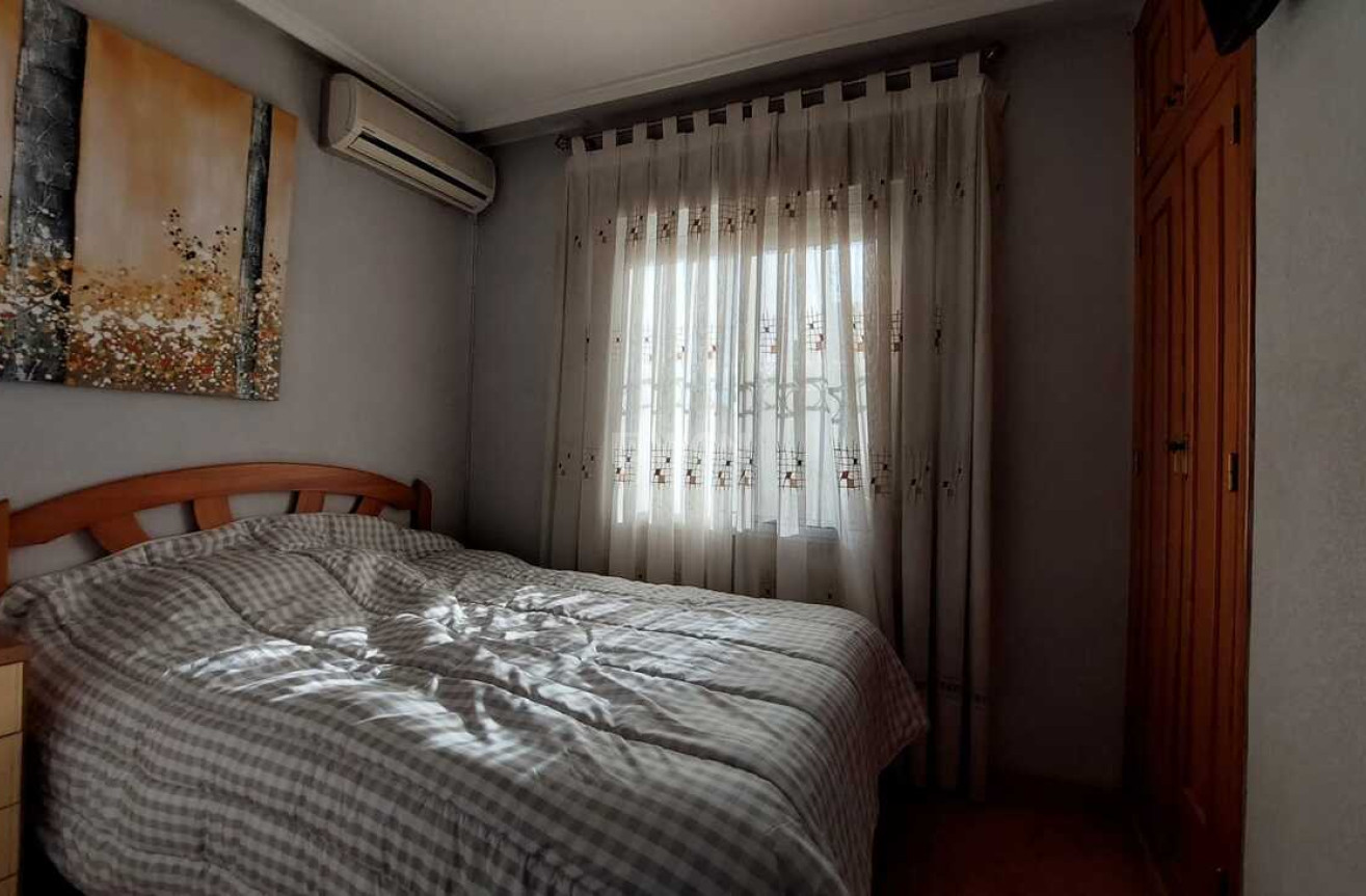 Odsprzedaż - Villa - Orihuela Costa - Punta Prima