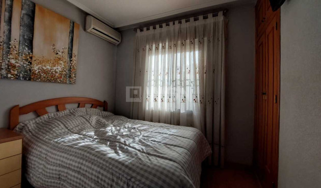 Odsprzedaż - Villa - Orihuela Costa - Punta Prima