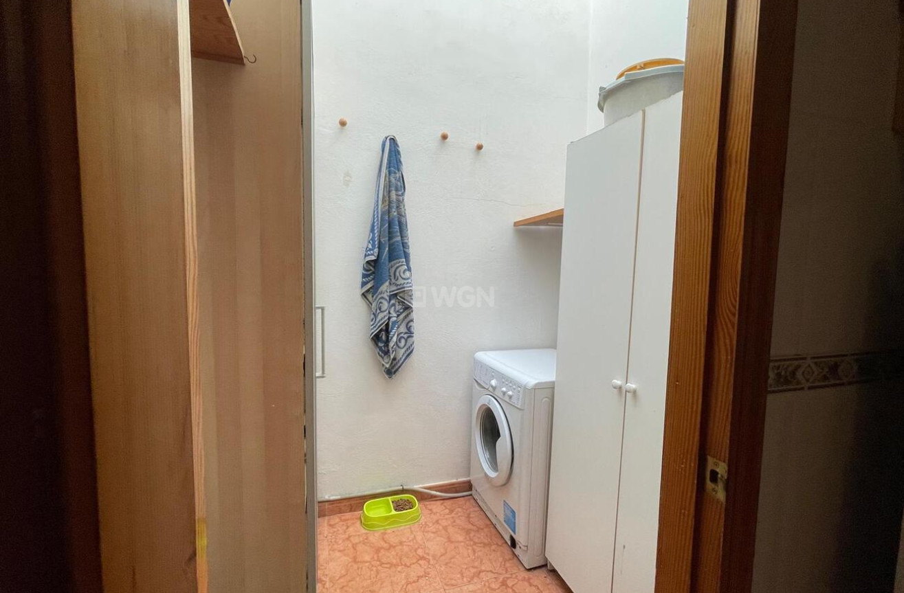 Odsprzedaż - Villa - Orihuela Costa - Punta Prima