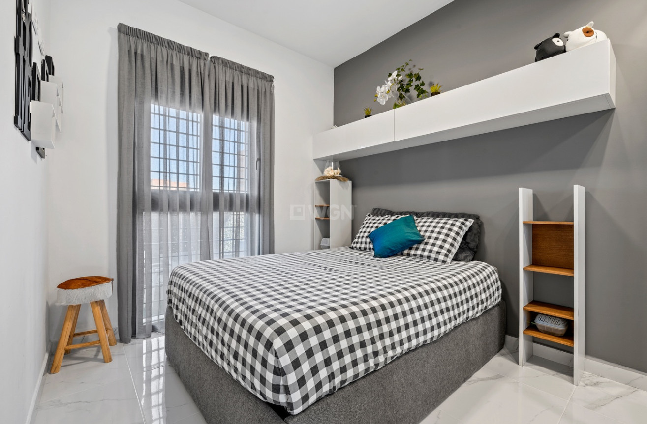 Odsprzedaż - Mieszkanie w bloku - Guardamar del Segura - Costa Blanca