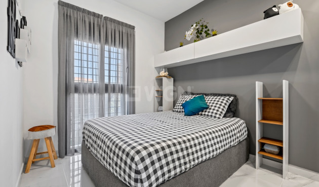 Odsprzedaż - Mieszkanie w bloku - Guardamar del Segura - Costa Blanca