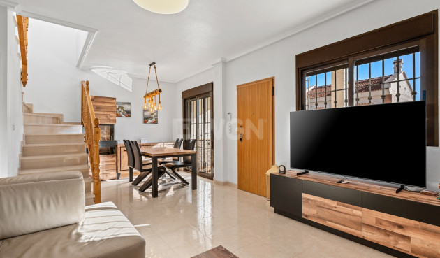 Odsprzedaż - Villa - San Miguel de Salinas - Inland