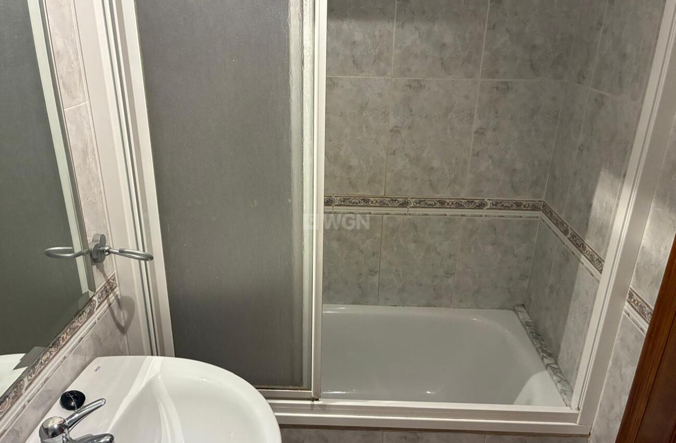 Odsprzedaż - Mieszkanie w bloku - Almoradí - Costa Blanca