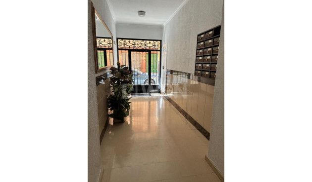 Odsprzedaż - Mieszkanie w bloku - Almoradí - Costa Blanca