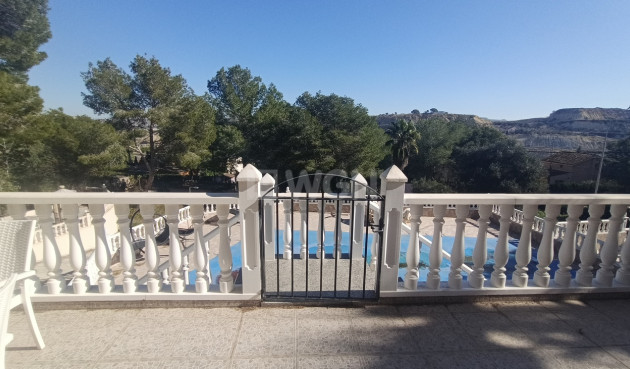 Resale - Villa - Canadas De San Pedro - Inland