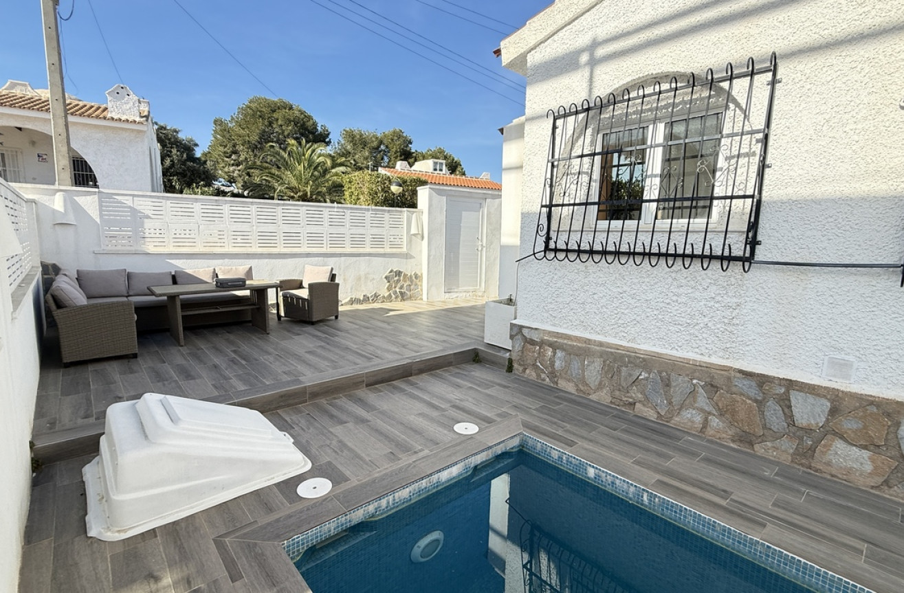 Resale - Villa - Villamartin - Costa Blanca