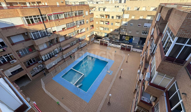 Reventa - Apartamento / piso - Torrevieja - Centro