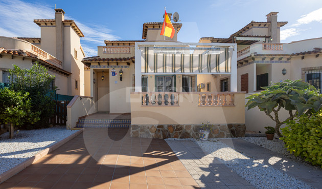 Odsprzedaż - Villa - Guardamar del Segura - El Raso