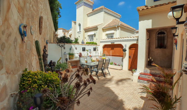 Odsprzedaż - Villa - Villamartin - Costa Blanca