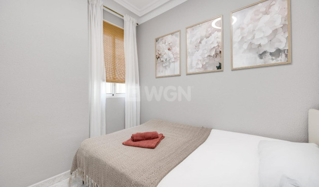 Resale - Apartment / flat - Torrevieja - Estacion De Autobuses