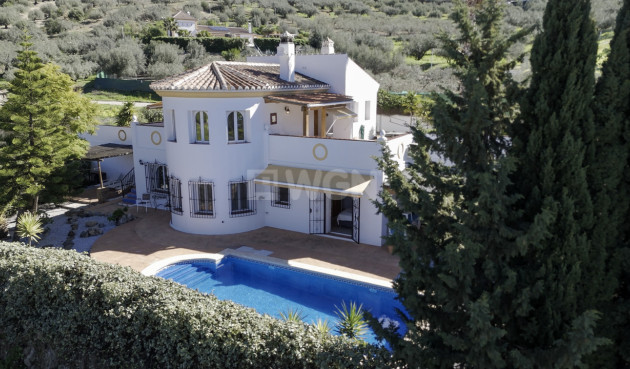 Odsprzedaż - Villa - Alcaucín - Inland