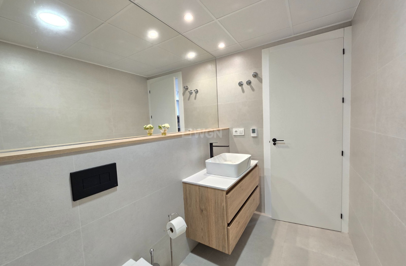 Odsprzedaż - Mieszkanie w bloku - Pilar de la Horadada - Costa Blanca