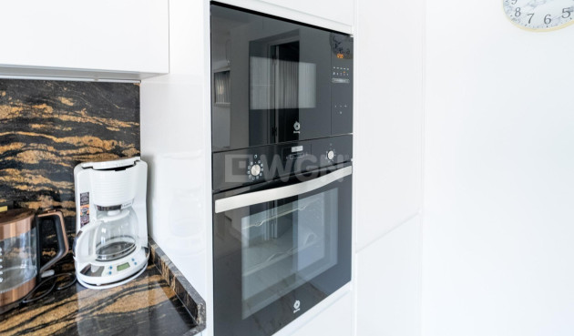 Odsprzedaż - Kamienica - Torrevieja - Punta Prima